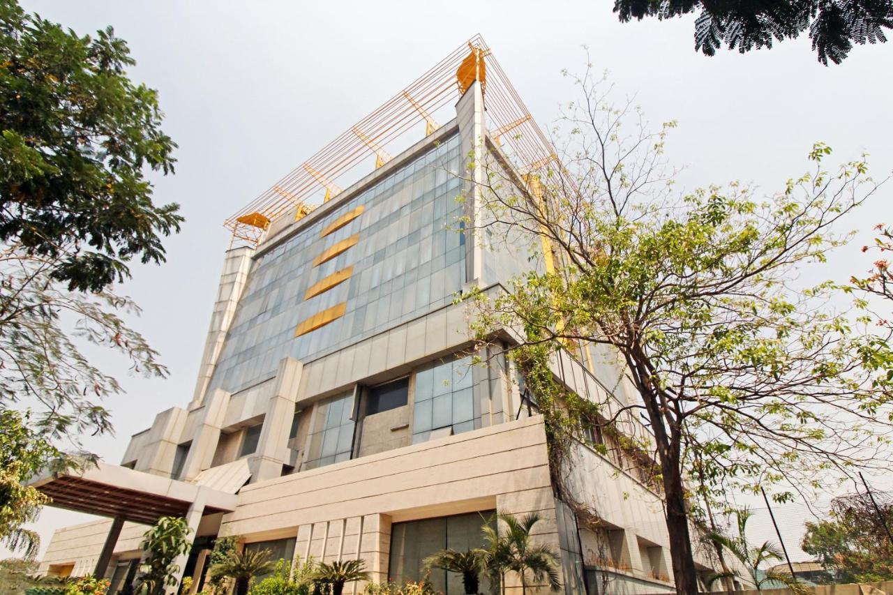 Capital O 35958 Lake View Hyderabad